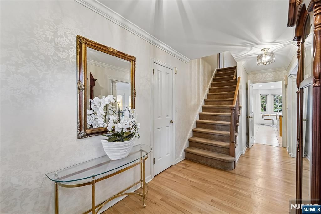 Photo of 411 Wyckoff Avenue, Wyckoff, NJ 07481 (MLS # 26013950)