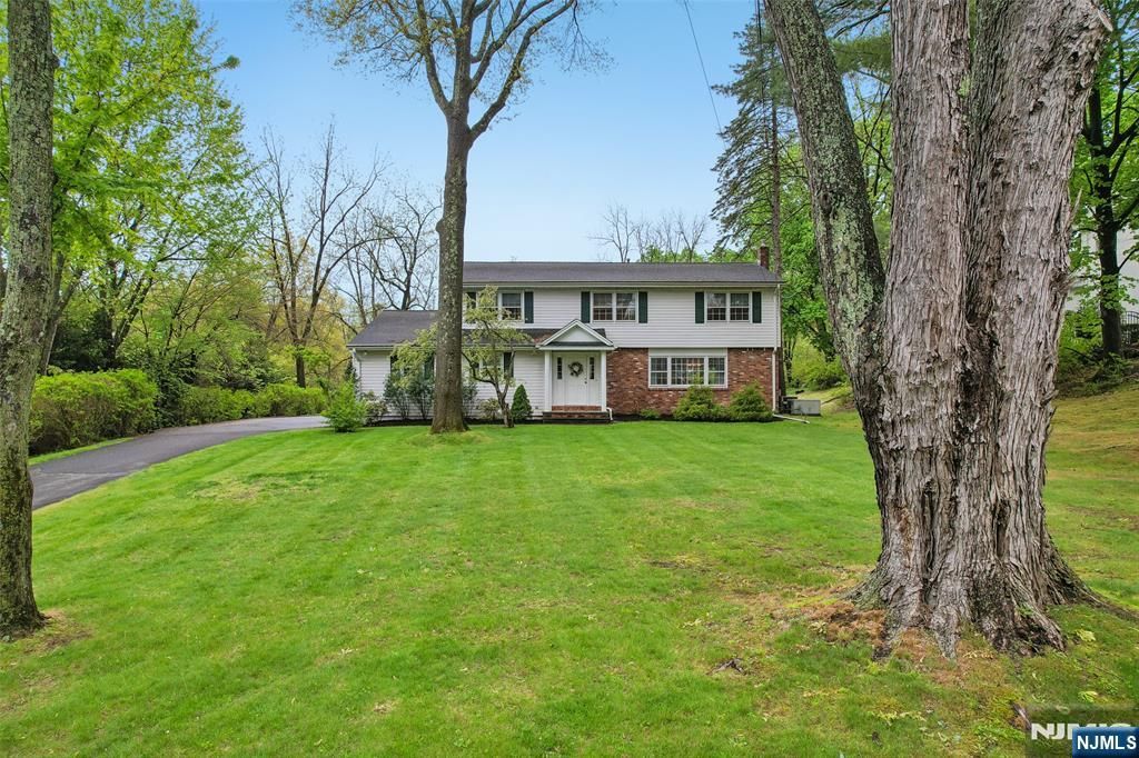 Photo of 411 Wyckoff Avenue, Wyckoff, NJ 07481 (MLS # 26013950)