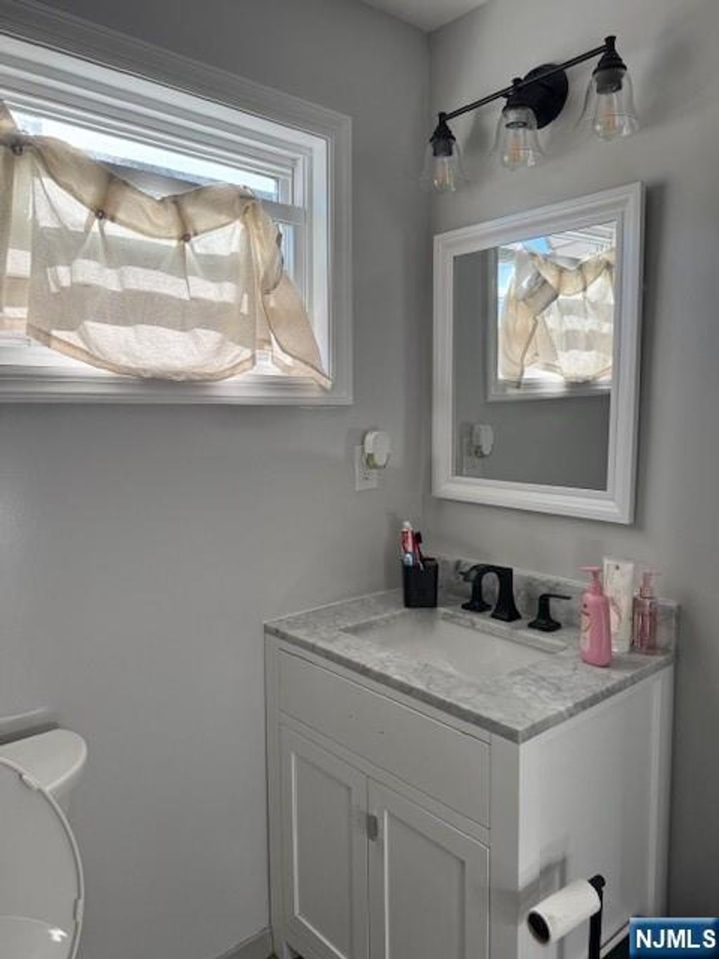 Photo of 212 Stephens Street, Belleville, NJ 07109 (MLS # 25039034)