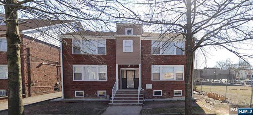 Weequahic fourplex (4 family) on Leslie St, Newark, NJ-Will not last on the market, paying tenants are month to month,Located in Weequahic Section of Newark, NJ. 4 blocks from Route 78 and half block away from 4 bus stops on Chancellor Avenue. Minutes away from several shopping centers. Minutes away from the largest and busiest bus terminals, IRVINGTON, NJ, 07111. Welcome to 392 to 394 Leslie St, Newark, NJ, 07112. Will not last on the market. This properties has a generous rent roll per month. All tenants are paying and month to month. Property is fully renovated since 2021, central air and forced hot air. Full Basement and plenty parking on site. All units are large, 2 bedrooms. This can be for a investor or owner occupant. All tenants are paying and month to month. The building is fully renovated a 4plex, usually designed to house four units under one roof.