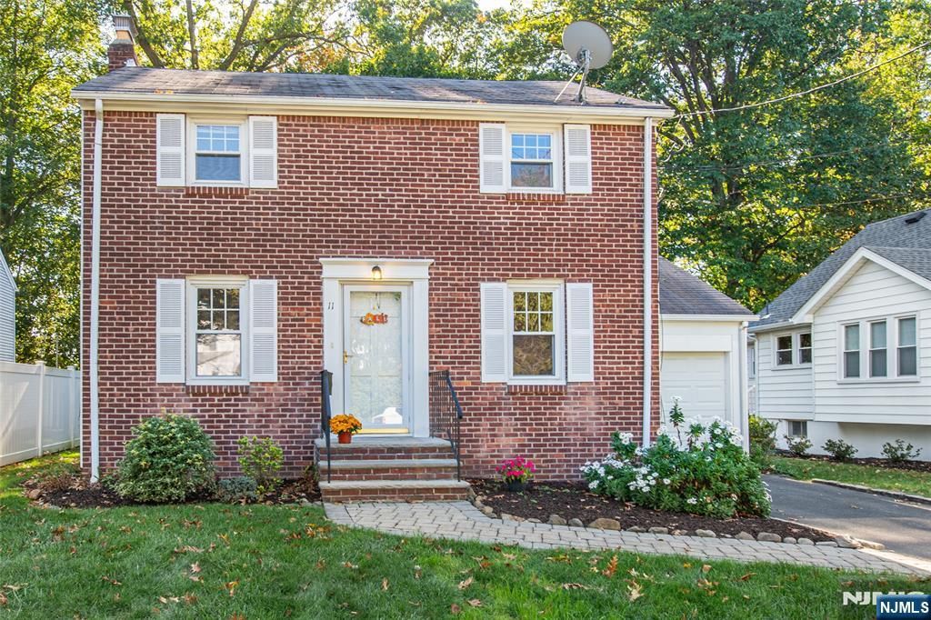 Photo of 11 Monroe Avenue, Roseland, NJ 07068 (MLS # 25036200)
