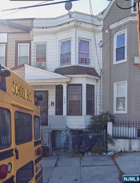 Photo of 132 Chester Avenue, Newark, NJ 07104 (MLS # 26016785)