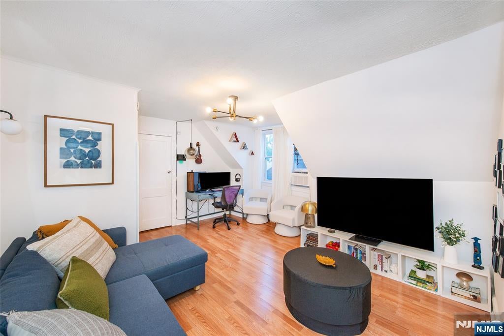 23 17th Street