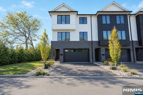 Photo of 18 Skye Drive #18, Paramus, NJ 07652 (MLS # 26039246)