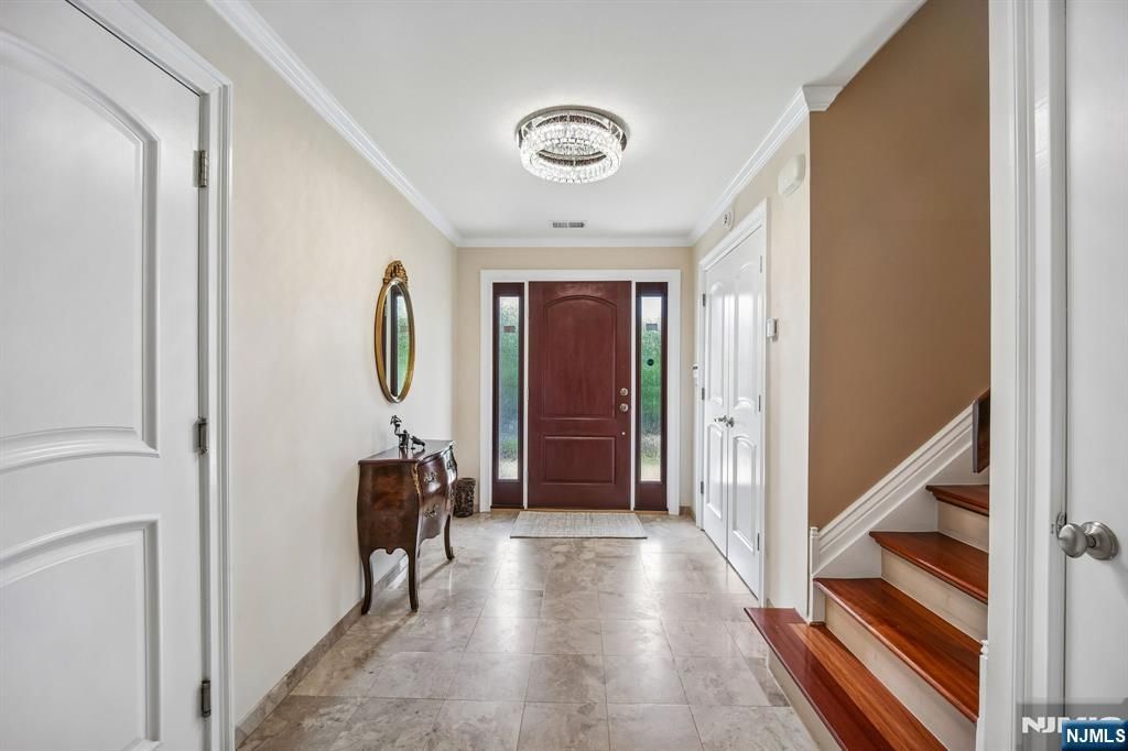 Photo of 17 Stonewall Drive, Livingston, NJ 07039 (MLS # 26018276)