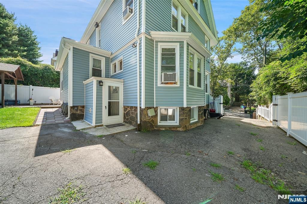 103 Fort Lee Road