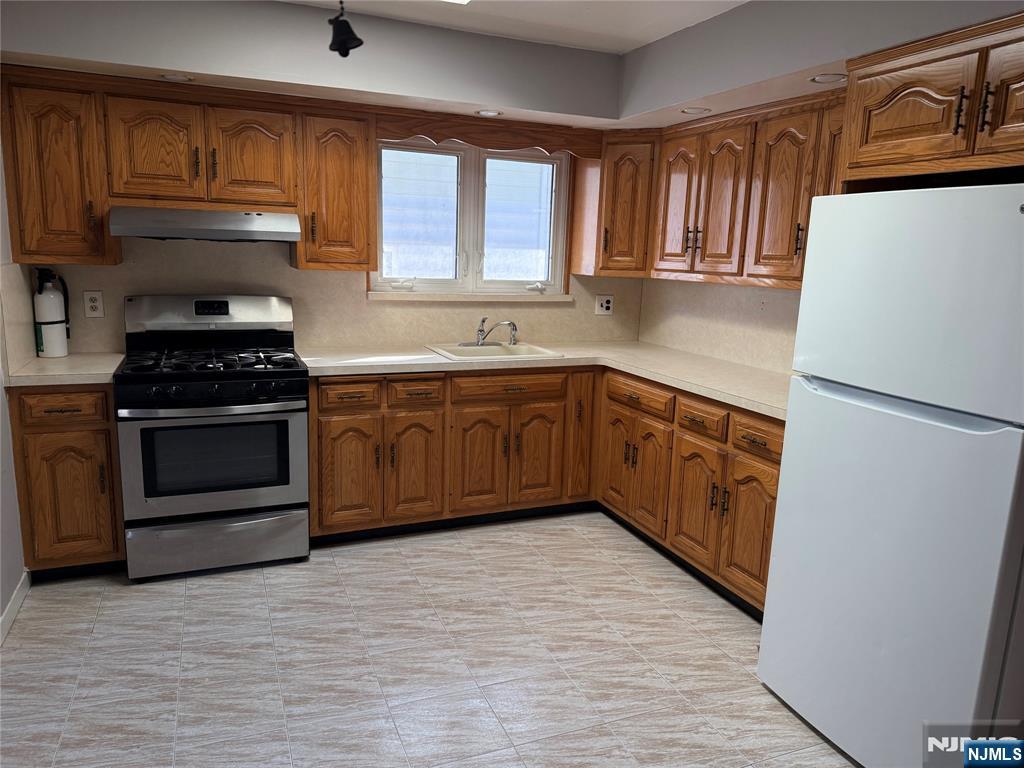 Garfield, New Jersey 07026, United States, 3 Bedrooms Bedrooms, ,1 BathroomBathrooms,Residential,Active,81775