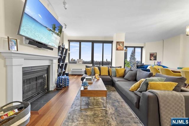 100 Carlyle Drive VP3-S
