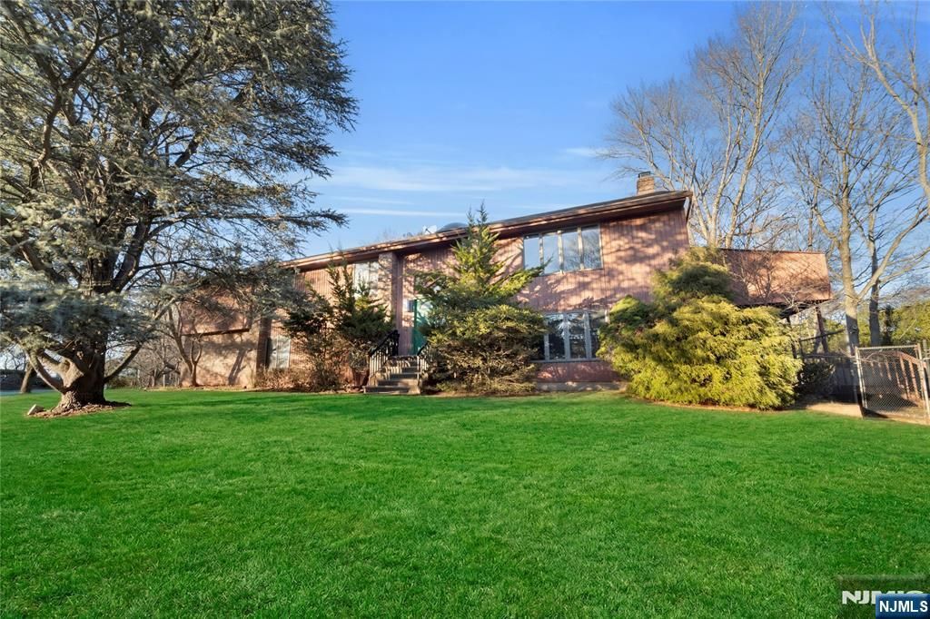 Photo of 325 High Street, Closter, NJ 07624 (MLS # 26007552)