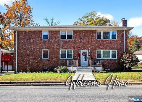 Photo of 61 Star Lake Rd #2, Bloomingdale, NJ 07403 (MLS # 25038488) Photo of 61 Star Lake Rd #2, Bloomingdale, NJ 07403 (MLS # 25038488)