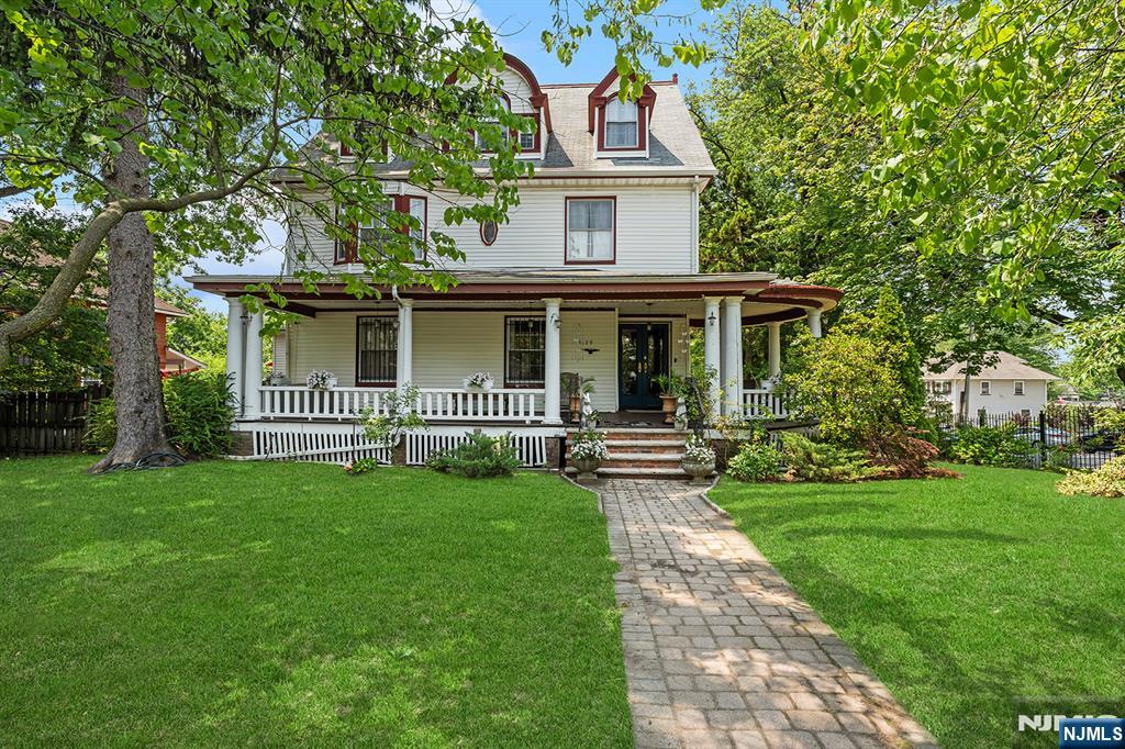 129 Munn Avenue