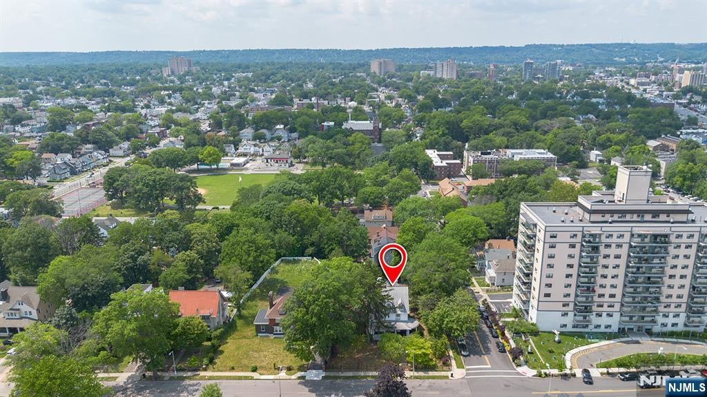 129 Munn Avenue