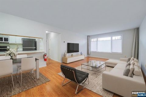 216 Washington A Fort Lee NJ 07024