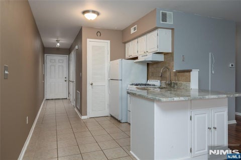 Photo of 2 Alta CT, Vernon, NJ 07462 (MLS # 26041240)