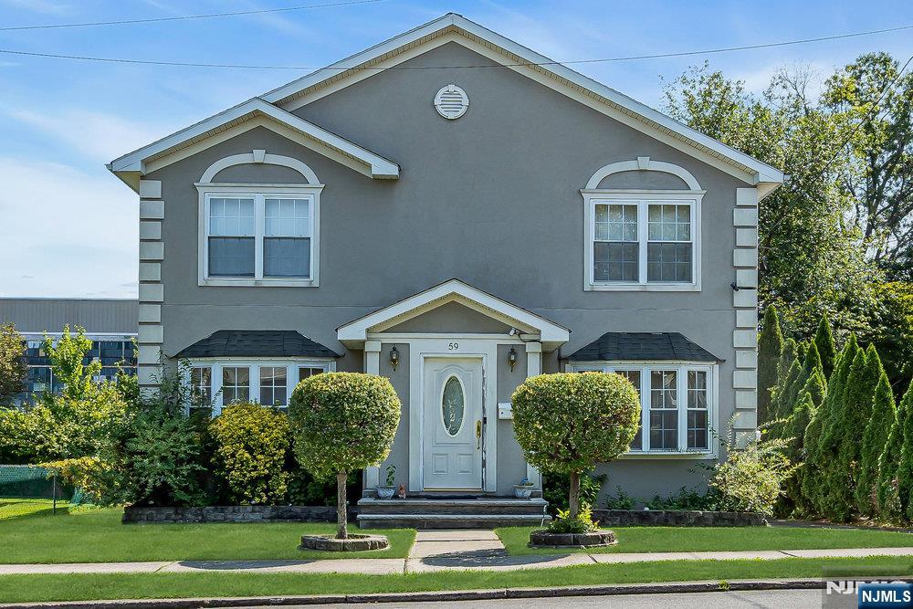 59 Pomona Ave, Fair Lawn, New Jersey - 4 Bedrooms  
4 Bathrooms  
7 Rooms - 
