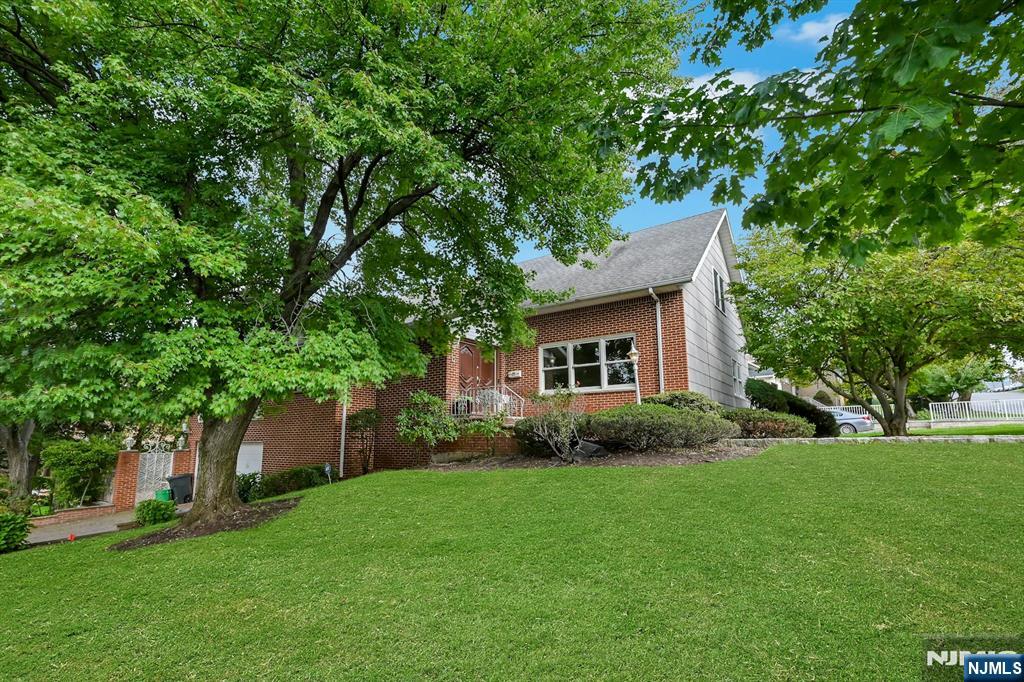 139 Middlesex Avenue