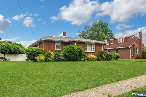 Photo of 167 Paterson Avenue, Hasbrouck Heights, NJ 07604 (MLS # 26019218)