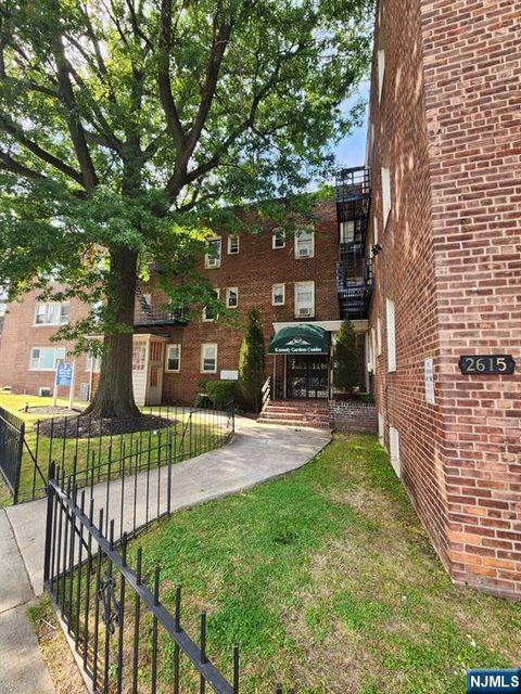 Photo of 2615 John F Kennedy Boulevard #209, Jersey City, NJ 07306 (MLS # 25034944)