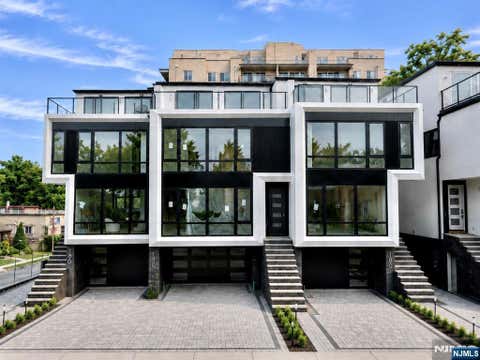 Photo of 190 Prospect Street, Fort Lee, NJ 07024 (MLS # 26027720)