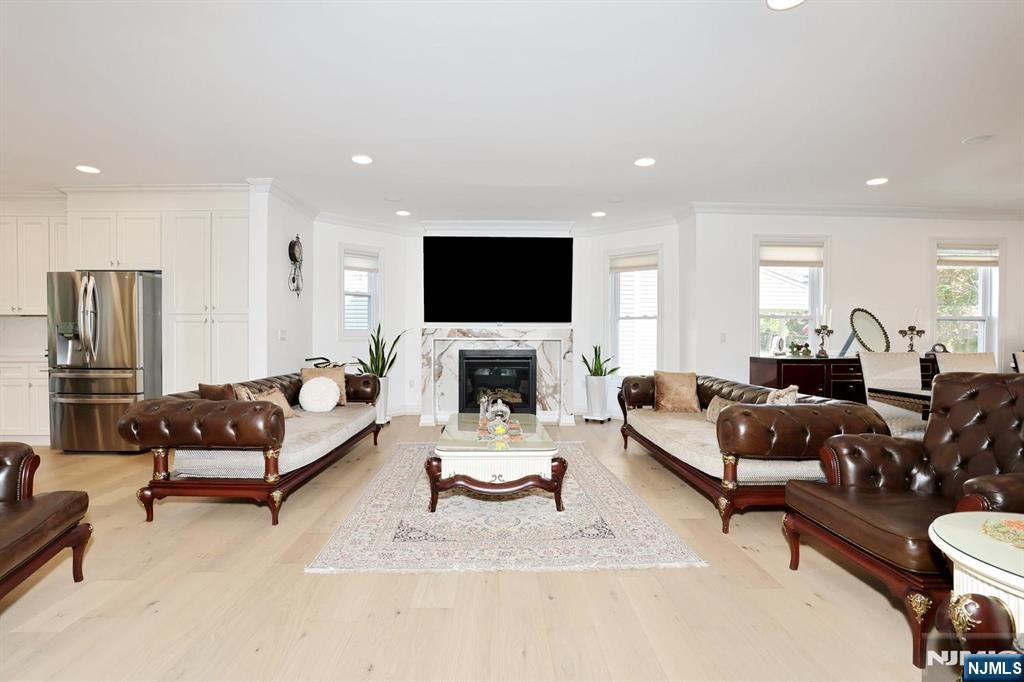 169 Woodward Avenue