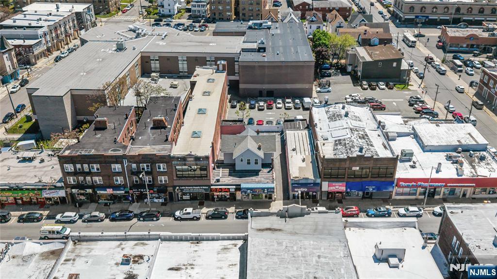 285 Monroe Street