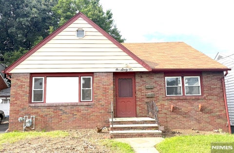 Photo of 162 Sheridan Avenue, Clifton, NJ 07011 (MLS # 26035338)