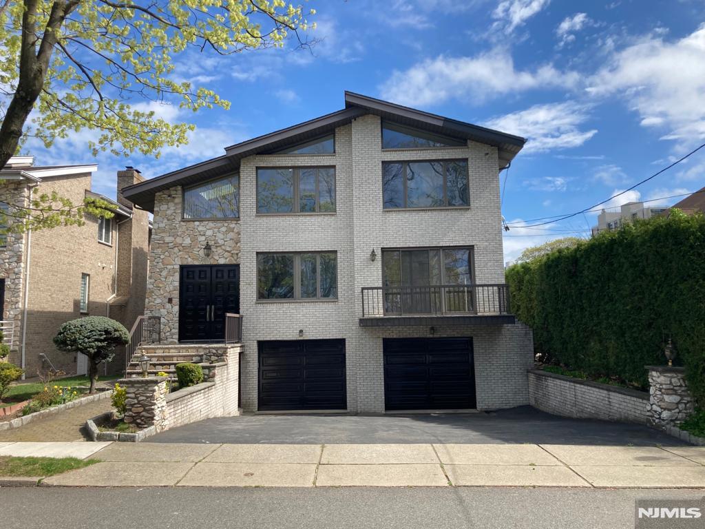 Rental Property at 255 Harmon Ave, Fort Lee, New Jersey - Bedrooms: 5 
Bathrooms: 4 
Rooms: 10  - $7,500 MO.