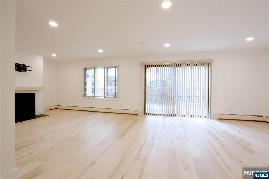 471 Tenafly Road 9
