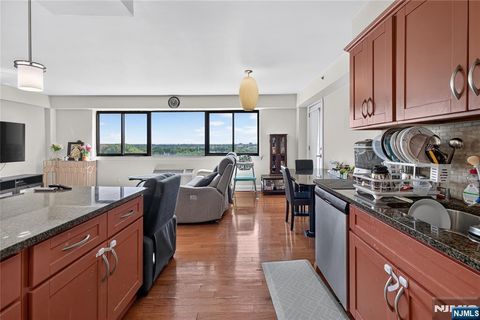Photo of 60 Parkway Drive #10C, East Orange, NJ 07017 (MLS # 26025649)