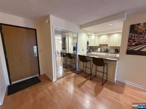 10 N Wood 717 Linden NJ 07036