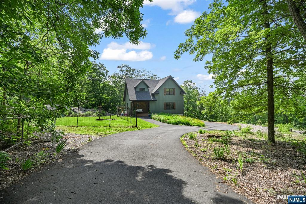 Property for Sale at 342 Germantown Road, West Milford, New Jersey - Bedrooms: 2 
Bathrooms: 3 
Rooms: 6  - $649,900