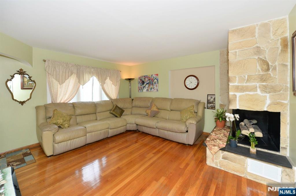17 S Paula Drive