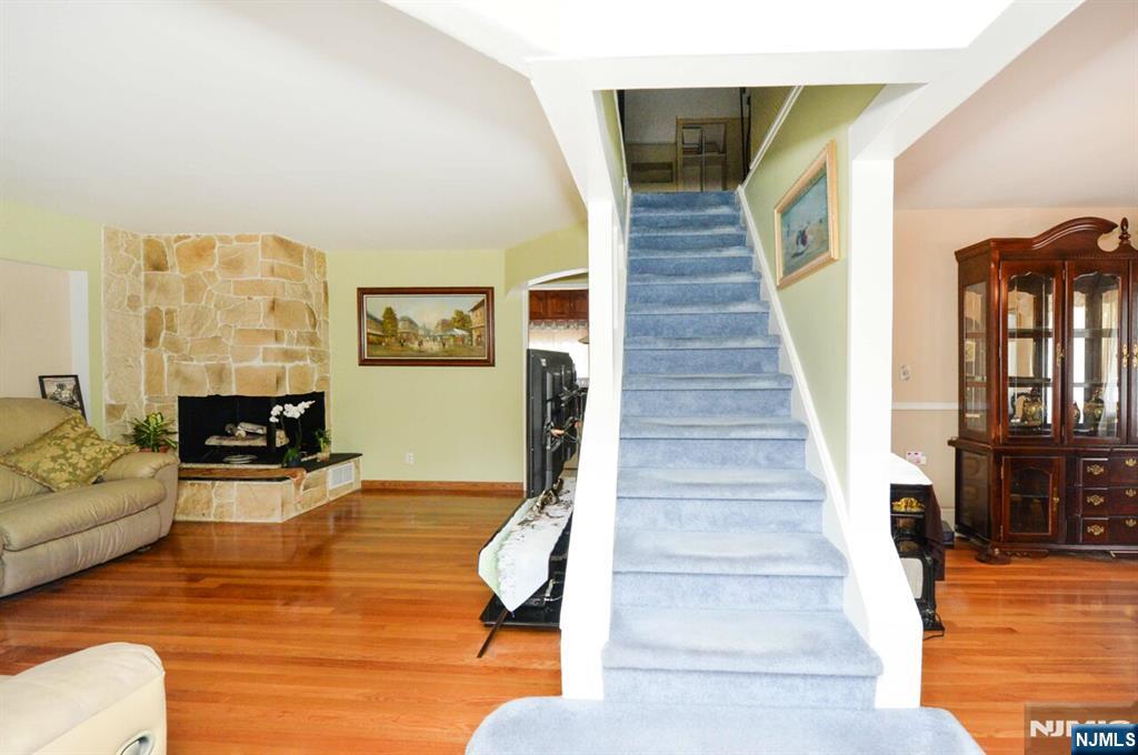 17 S Paula Drive