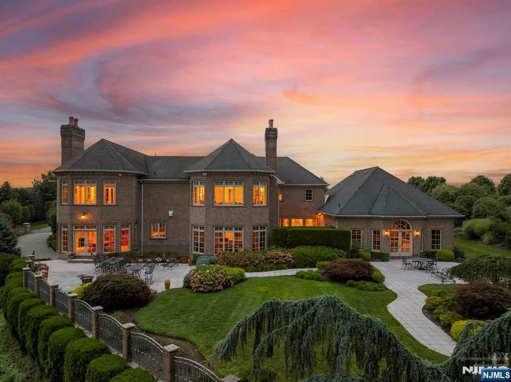 Photo of 196 Vaccaro Drive, Cresskill, NJ 07626 (MLS # 25026956)