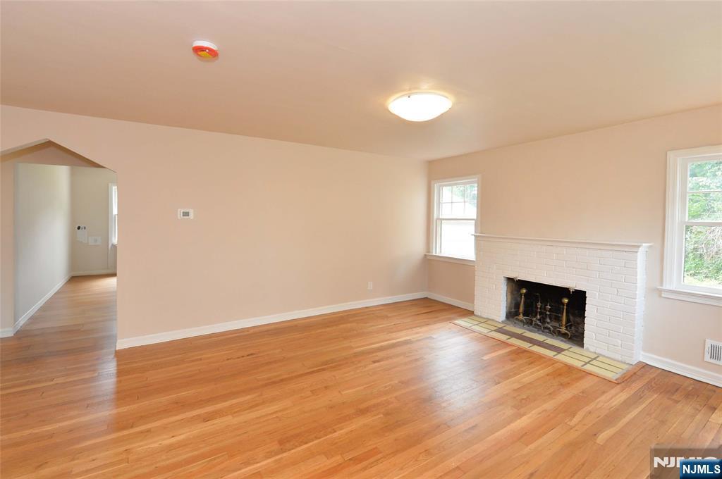 59 E Linden Avenue