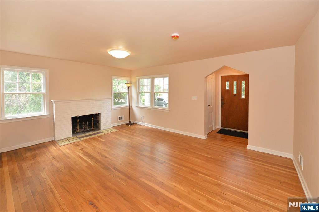 59 E Linden Avenue
