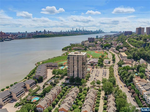 Photo of 1203 River Road #1G, Edgewater, NJ 07020 (MLS # 26029012)
