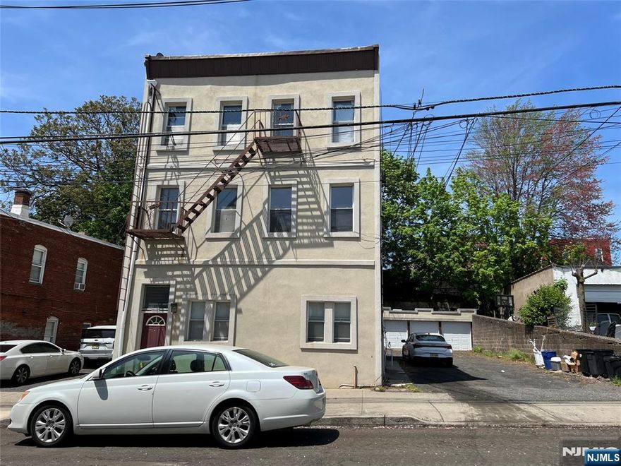 Freshly painted apartment with Large Living Room, Kithen with Breakfast Nook and new kitchen floor installed, 2 Bedrooms and Full Bath. Landlors is probiding new refrigertor, 1 car driveway parking space, Heat ad Hot Water. Tenant pays for Gas and Electric. Laundromats, Shopping, Transportation, House of Worship nearby. 670+ Credit Score, Employenent and Interview required. No Dogs Allowed.