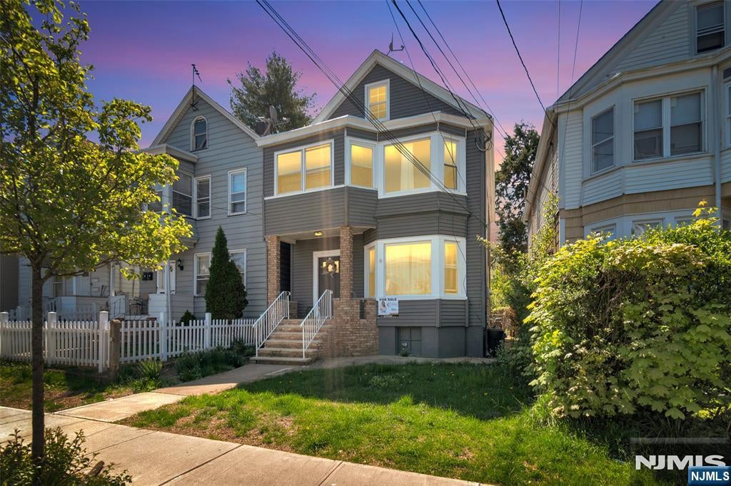 26 Grand Street