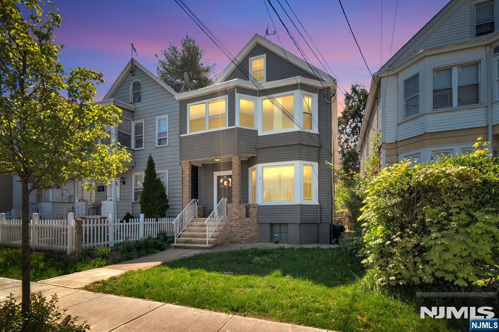 26 Grand Street