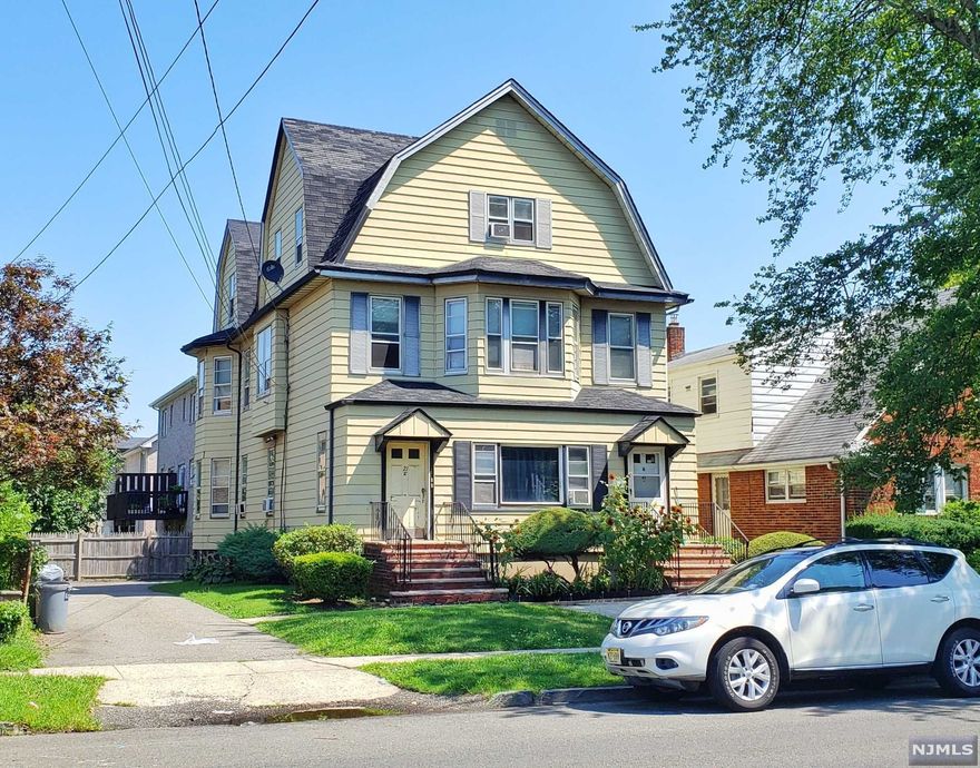 Rare opportunity to own a 4 family in Palisades Park with low taxes in an INCREDIBLE location. Located half a block from Broad Ave, public transportation is actually at your door step! Property consists of 2x 1bedrooms and 2x 2bedrooms units. Expected monthly income post light rehab greater than 8000. Come and take a look today!