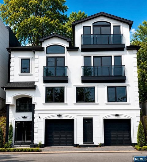 Photo of 1080 River Rd, Edgewater, NJ 07020 (MLS # 26023442)