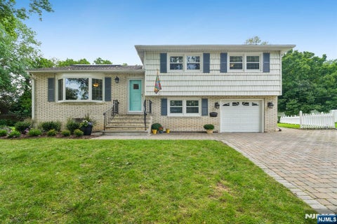 Photo of 49 Skyview Road, Bloomfield, NJ 07003 (MLS # 26035324)