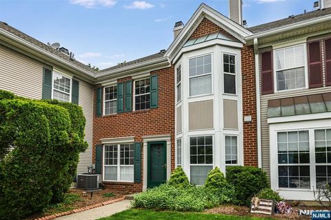Photo of 1030 Cumberland Court #1030, Mahwah, NJ 07430 (MLS # 26019636)