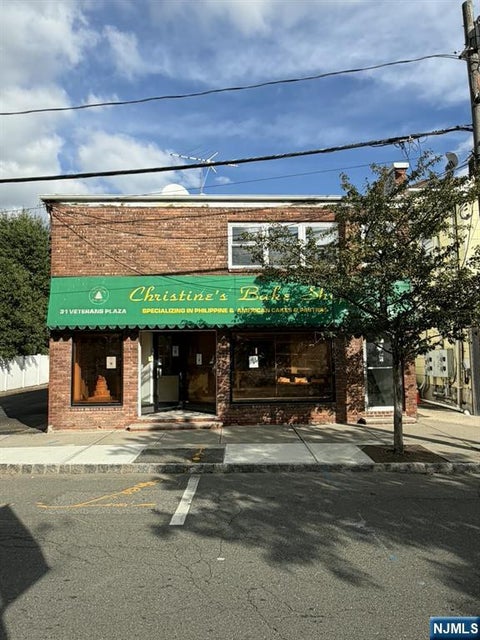 Photo of 31 Veterans PLZ #29 Front, Bergenfield, NJ 07621 (MLS # 26037607)