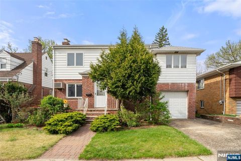 226 Mohegan Way Fort Lee NJ 07024