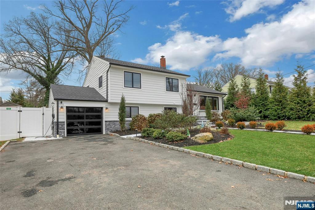 81 Pascack Avenue