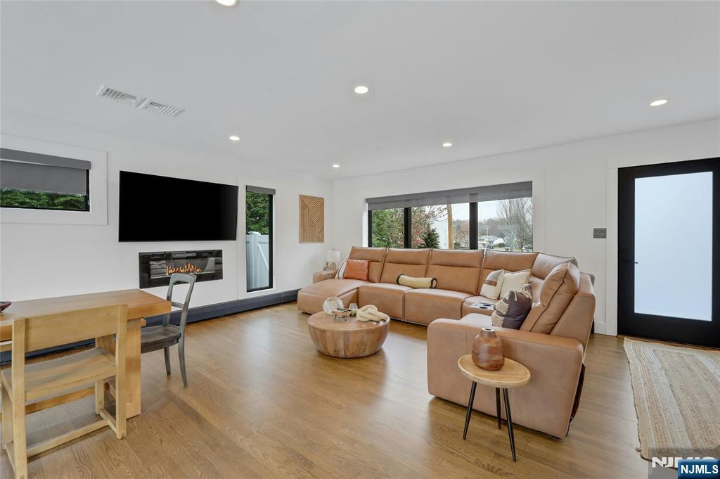 81 Pascack Avenue