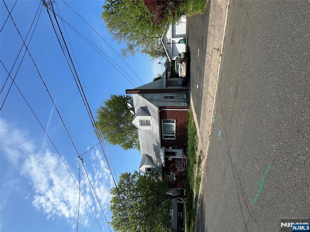 Property for Sale at 723 Forest Street, Fair Lawn, New Jersey - Bedrooms: 3 
Bathrooms: 2 
Rooms: 8  - $649,000
