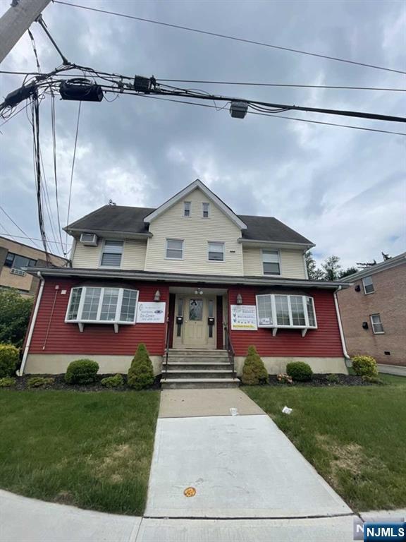 3 Elm 2 Left, Hackensack, New Jersey - 1 Bedrooms  
1 Bathrooms  
4 Rooms - 